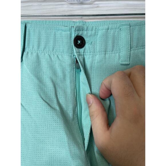 Under Armour Golf Shorts Mens 30 Green HeatGear Lightweight Stretch 1272358 - Picture 2 of 12